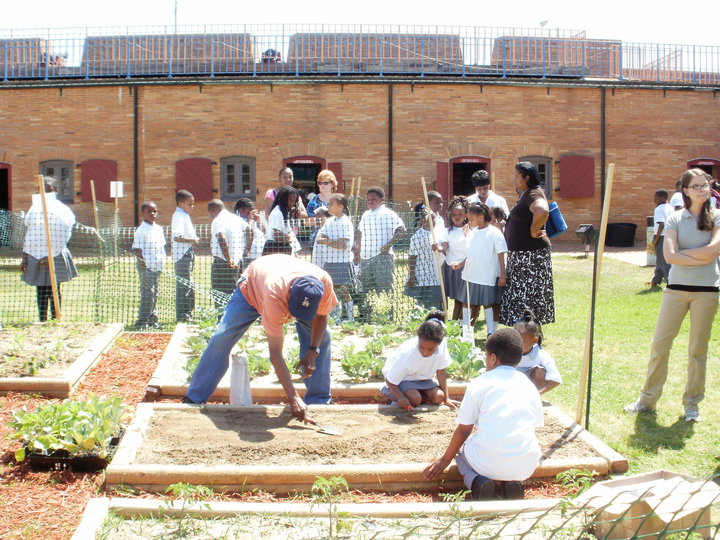 Outdoors 4Th Graders Working On Our Own Destiny Garden With Mcmg Master Gardeners, Mobile County Master Gardeners