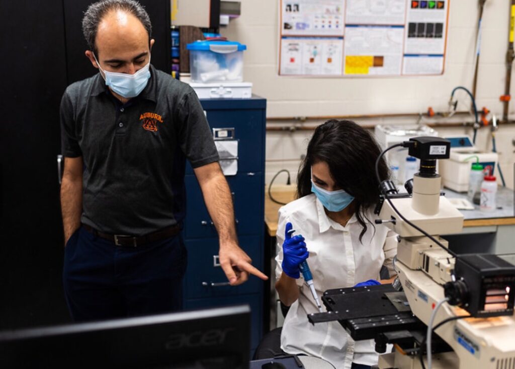 Auburn researchers create device delivering instant COVID-19 test results Auburn researchers create device delivering instant COVID-19 test results
