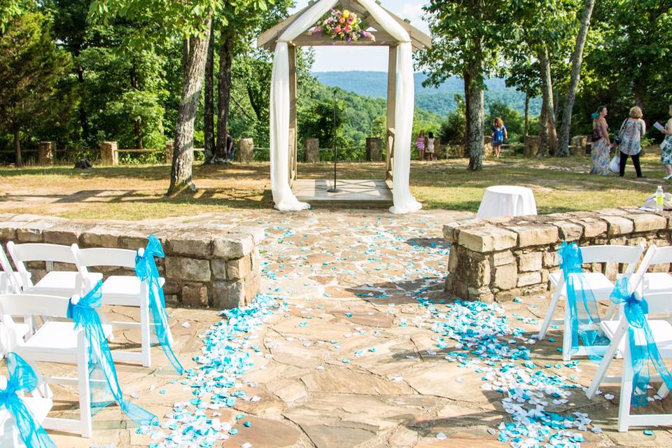 Getting married in Huntsville? You'll fall in love with these 4 mountain top wedding venues 3 wedding venues in Huntsville
