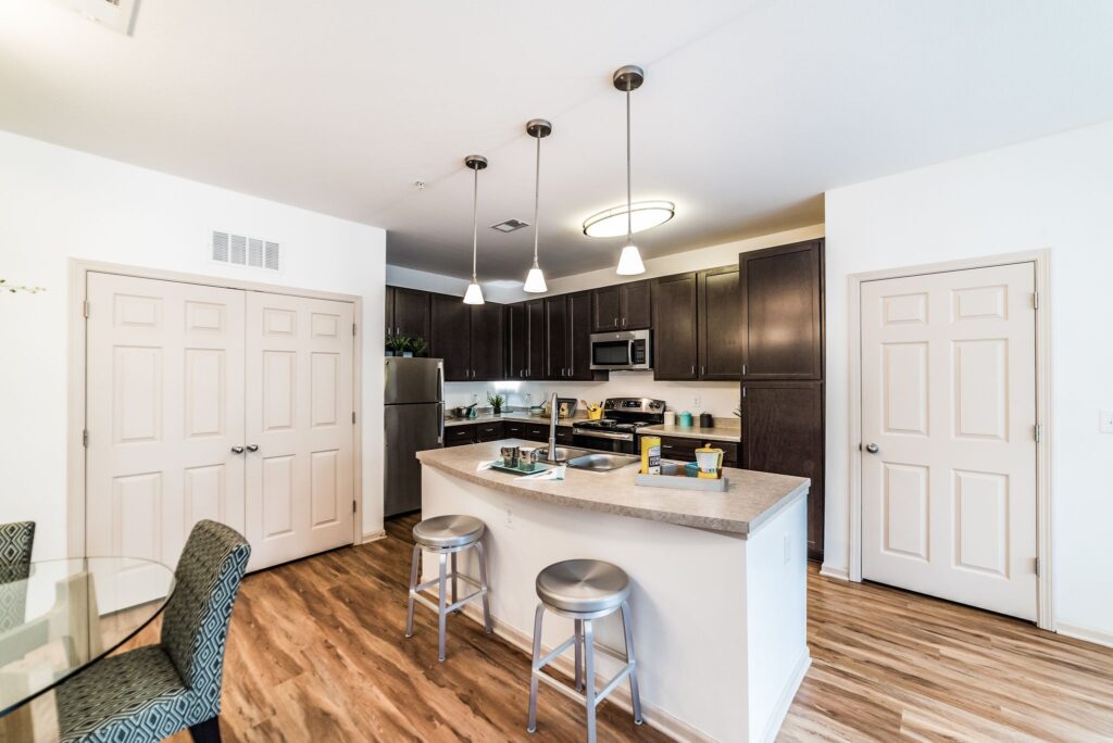 Apartment shopping in Huntsville