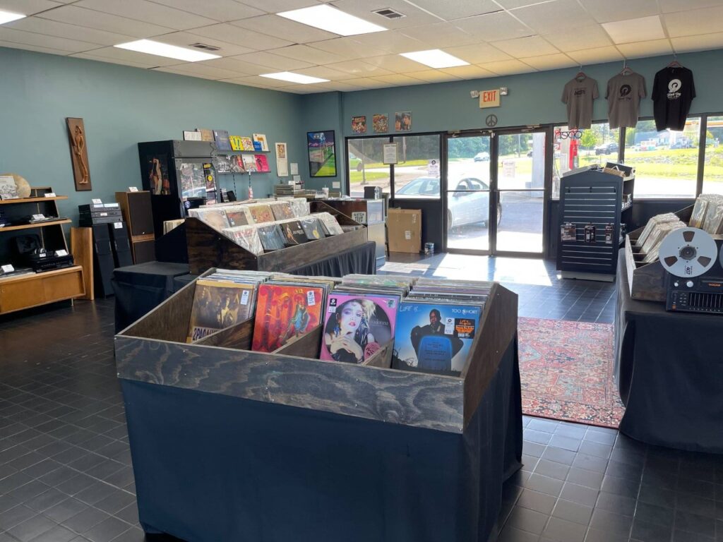 5 new openings in Huntsville, including Black Dog Grounds & Sounds 3 Openings in Huntsville