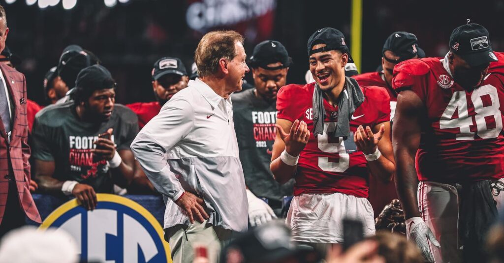 College Football Wraps Up Tonight with Championship Between Alabama and  Georgia – The Eye of the Bluebird