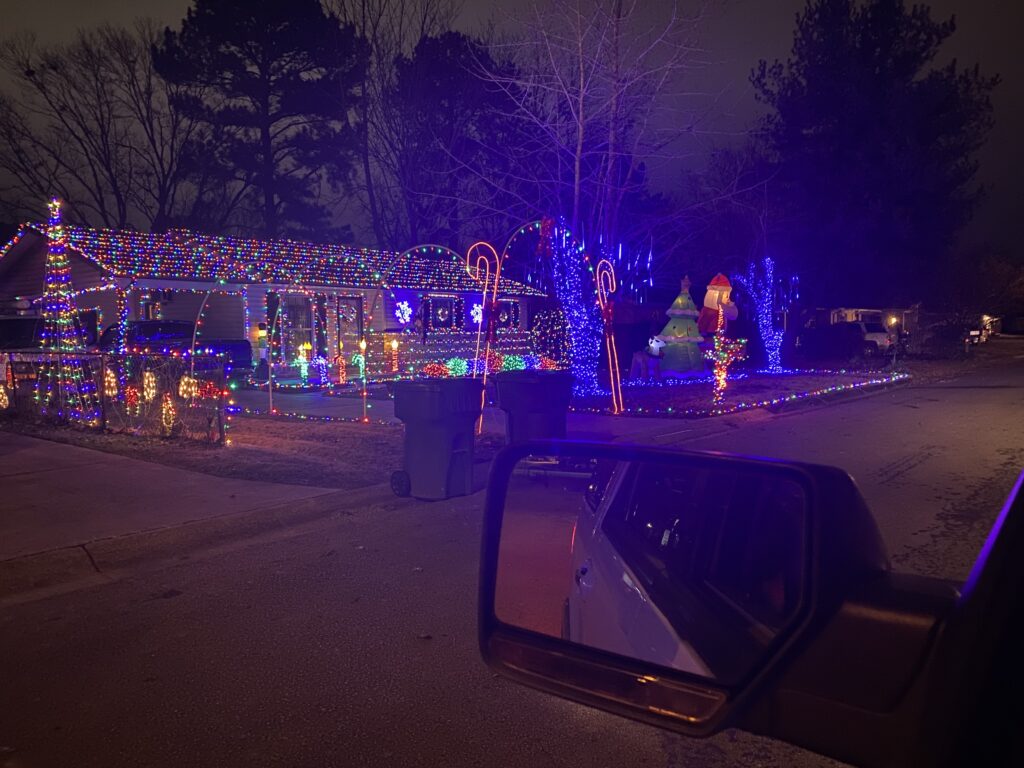 5 stunning spots for drive-by holiday lights in Huntsville 4 holiday lights in huntsville