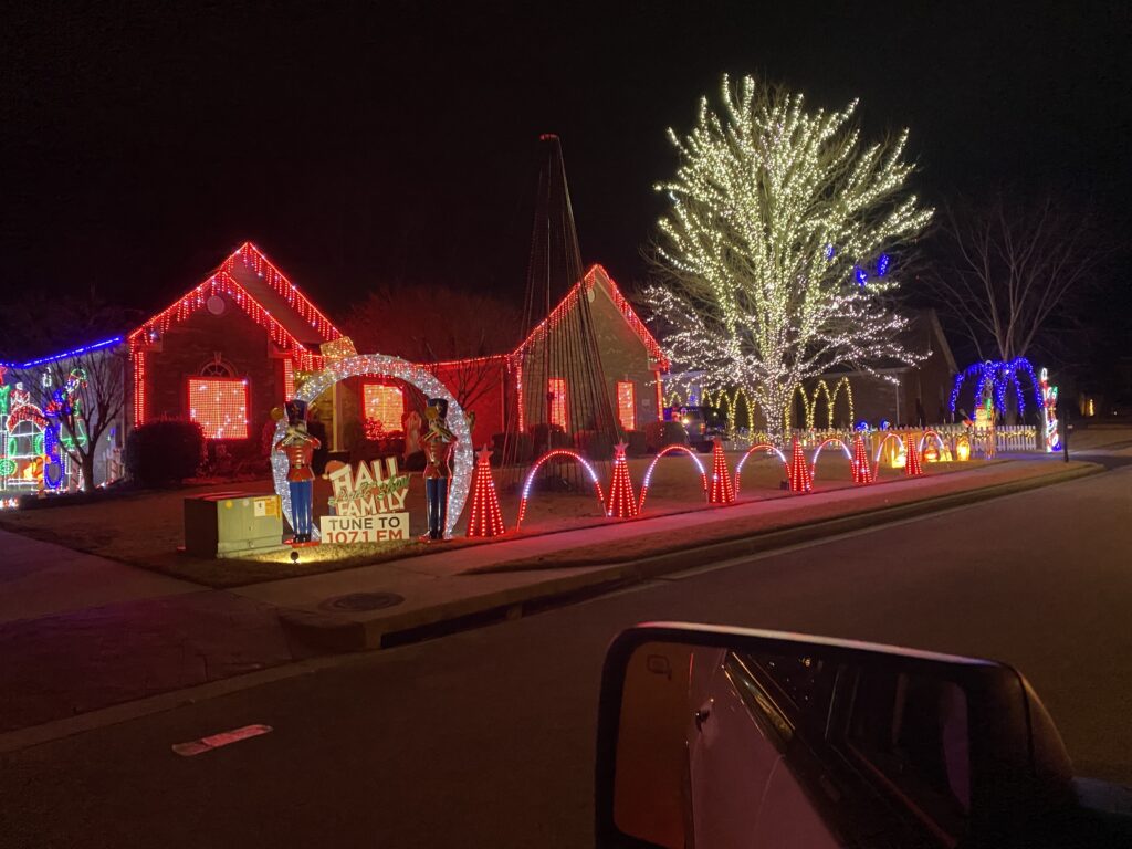 5 stunning spots for drive-by holiday lights in Huntsville 6 holiday lights in huntsville
