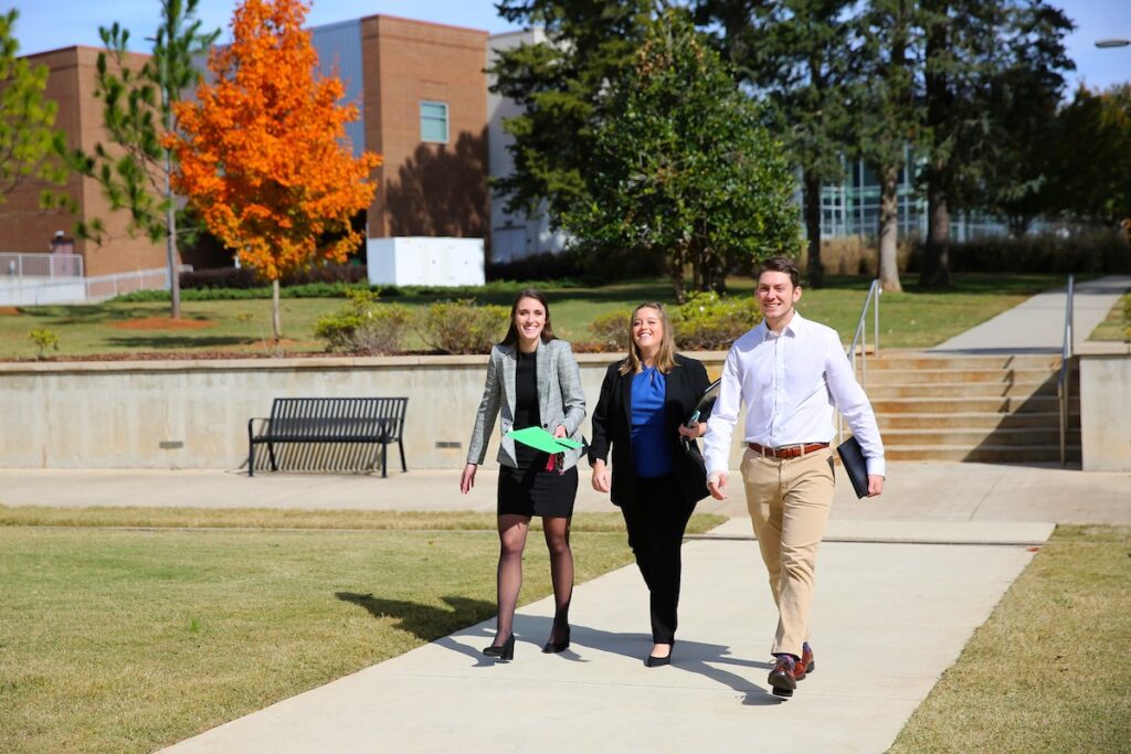 7 companies with 100+ awesome job openings in Huntsville—apply NOW 7 job openings in Huntsville