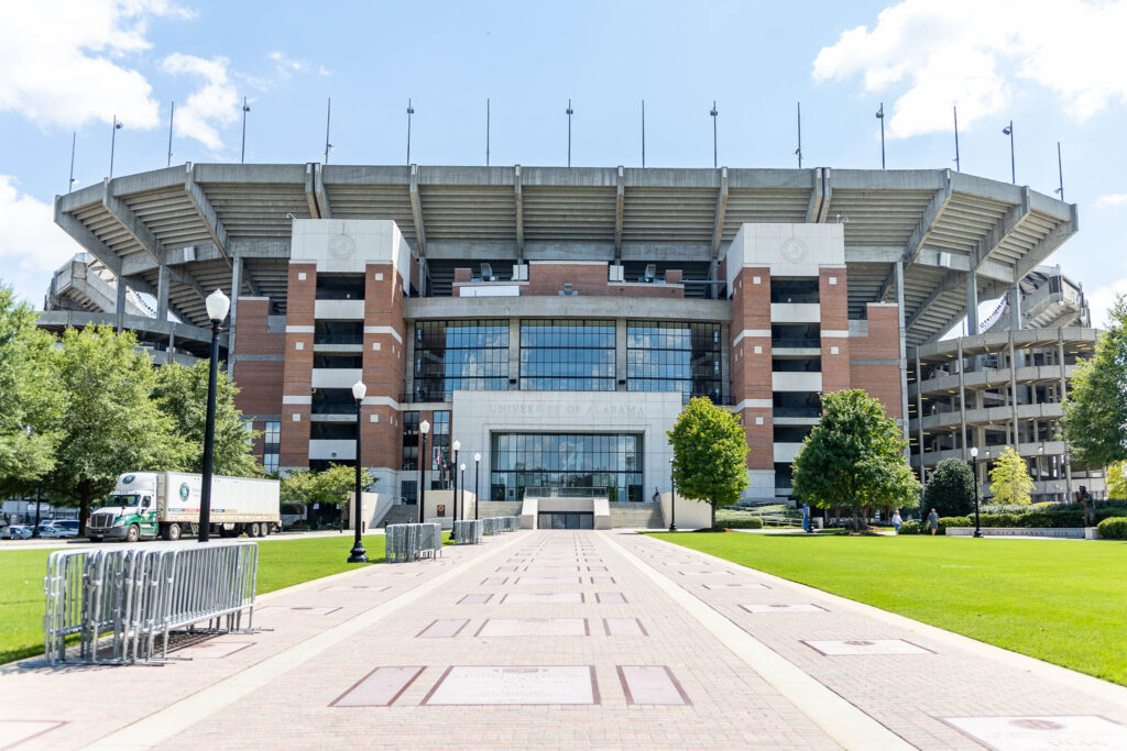 5 former Auburn and Alabama players you’ll see in the Big Game this weekend