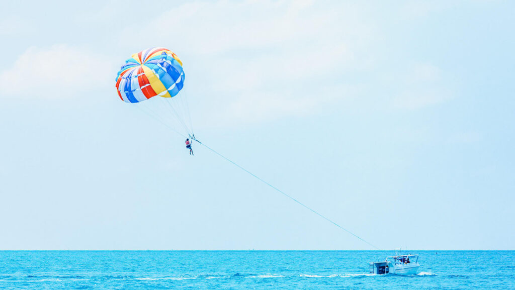 This Alabama city is home to one of the best parasailing destinations in the country This Alabama city is home to one of the best parasailing destinations in the country