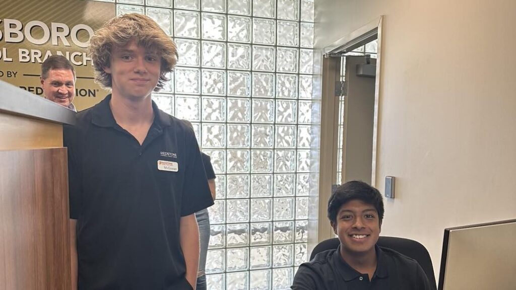 Students are running a new credit union branch in Scottsboro Students are running a new credit union branch in Scottsboro