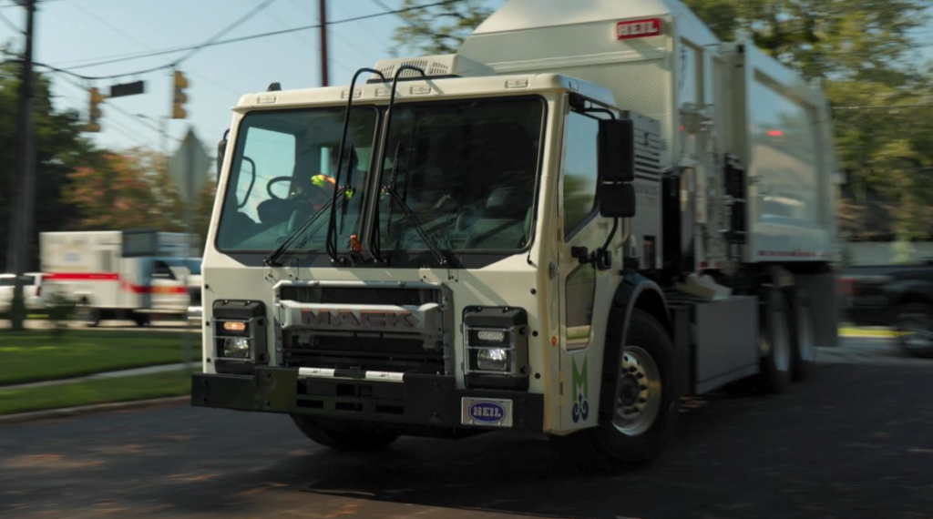 Mobile’s new electric garbage truck gets a “Cars”-inspired name Mobile’s new electric garbage truck gets a “Cars”-inspired name