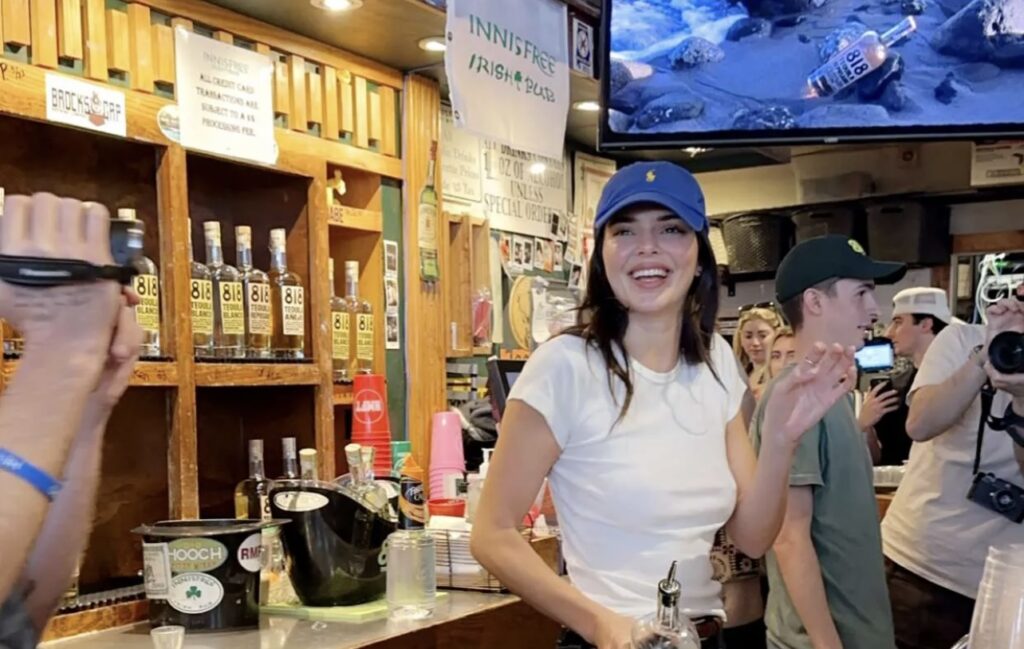 Kendall Jenner visits Tuscaloosa + bartends at local hot spots Kendall Jenner visits Tuscaloosa + bartends at local hot spots