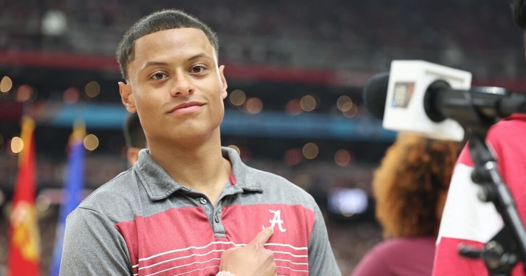 UA diver takes on different stage to sing national anthem at Final Four UA diver takes on different stage to sing national anthem at Final Four