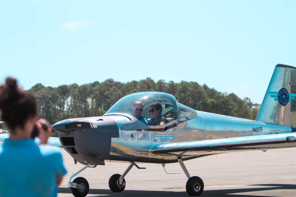 Plane built by Gulf Shores high schoolers makes inaugural flight