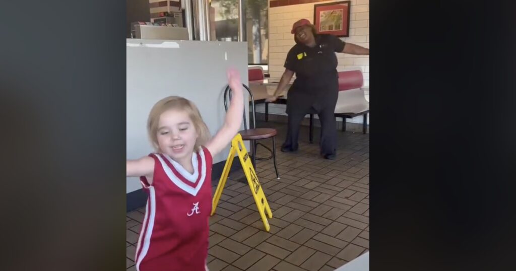 Girl Leads Staff In ‘Frozen’ Singalong At Tuscaloosa Waffle House [Video]