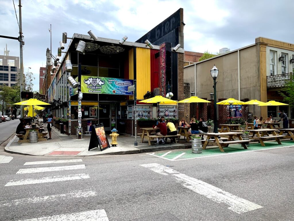 You’ll love these 6 Alabama restaurants for a late-night bite