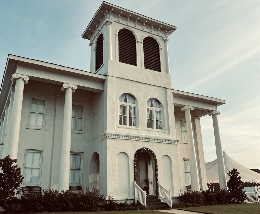 12 haunted spots in Alabama that will get you into the spooky spirit