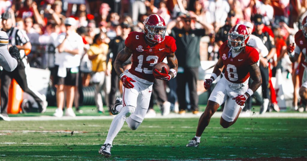 Alabama just makes the cut in season’s initial College Football Playoff rankings Alabama just makes the cut in season’s initial College Football Playoff rankings