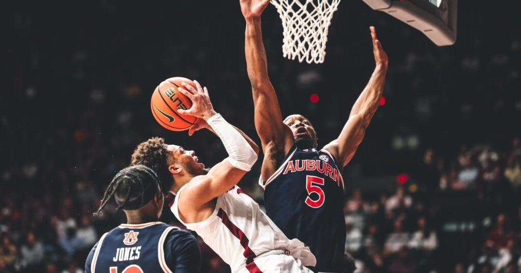 Alabama moves to No. 2 in AP Poll, setting up historic matchup with No. 1 Auburn