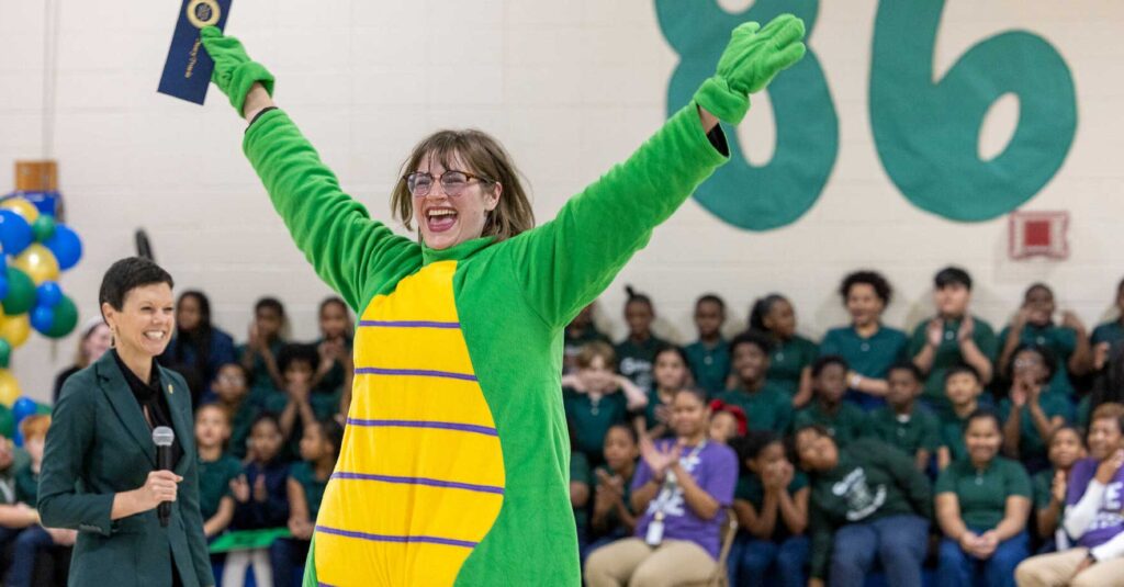 Mobile teacher wins k national award known as the “Oscars for teachers” Mobile teacher wins k national award known as the “Oscars for teachers”