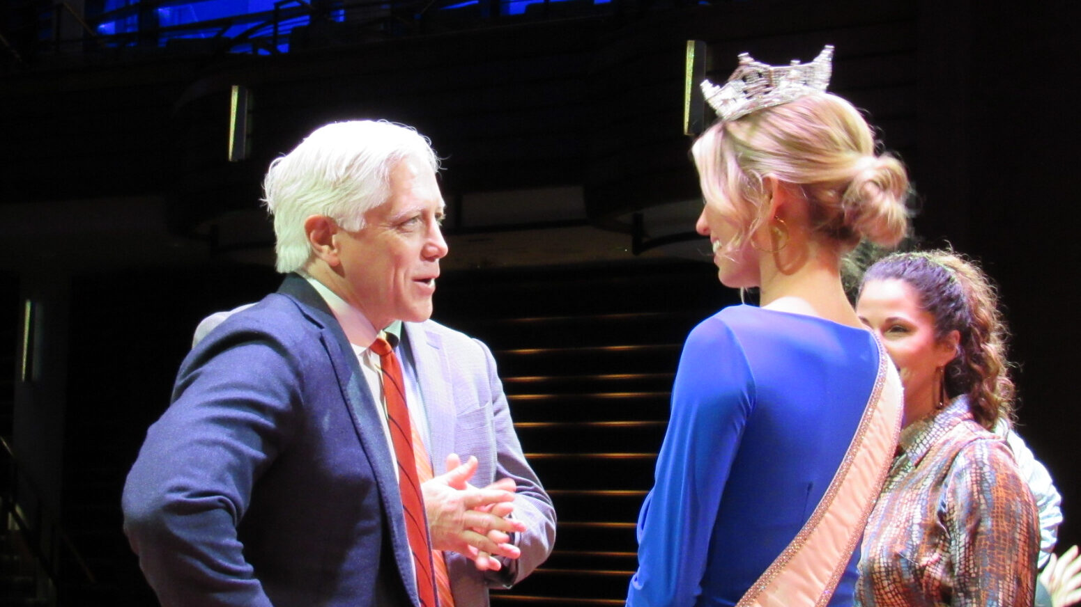 Auburn Mayor honors Miss America with special day Auburn Mayor honors Miss America with special day