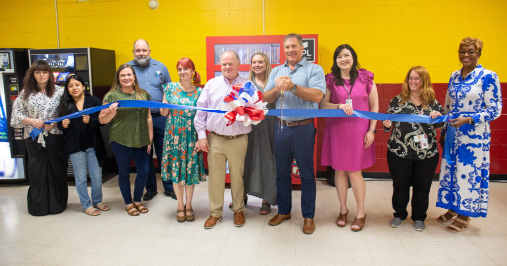 Gadsden library introduces 2 new book vending machines in community