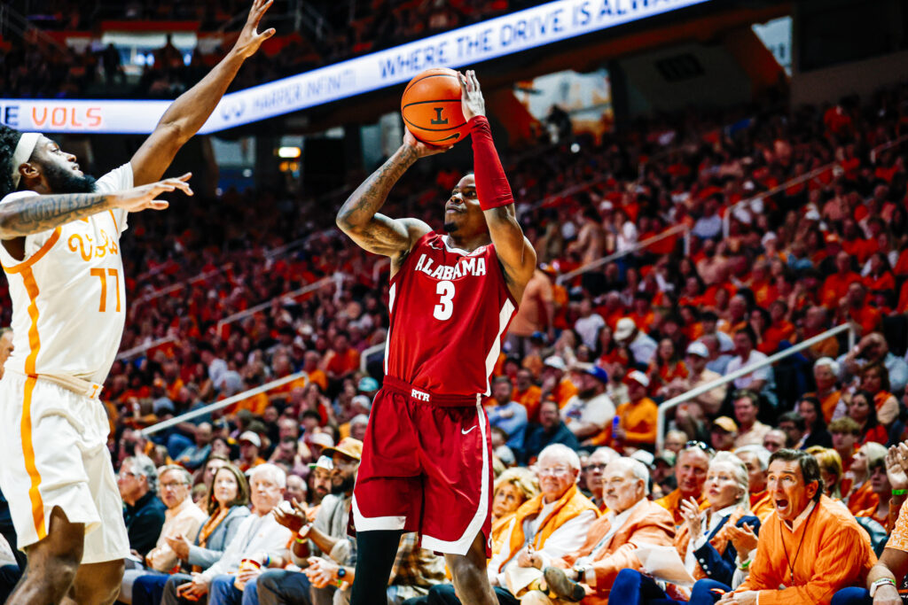 Alabama rises in AP Poll as winning streak continues Alabama rises in AP Poll as winning streak continues