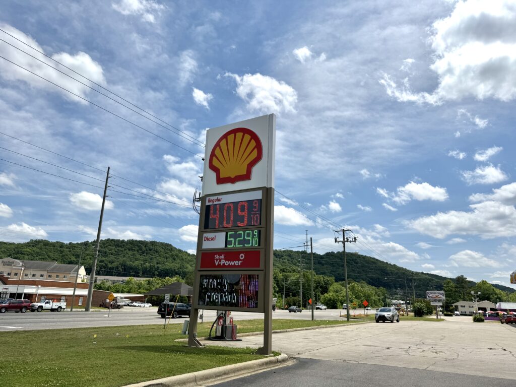 Alabama gas prices surge over  per gallon for the first time since 2022
