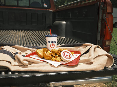 Zaxbys Bringing New Alabama White Sauce To Locations Nationwide
